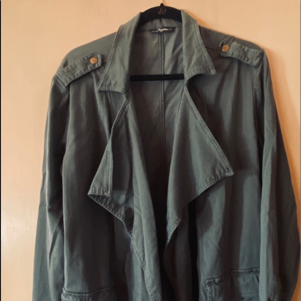 Jacket. Army green. Drape style. Shoulder snaps